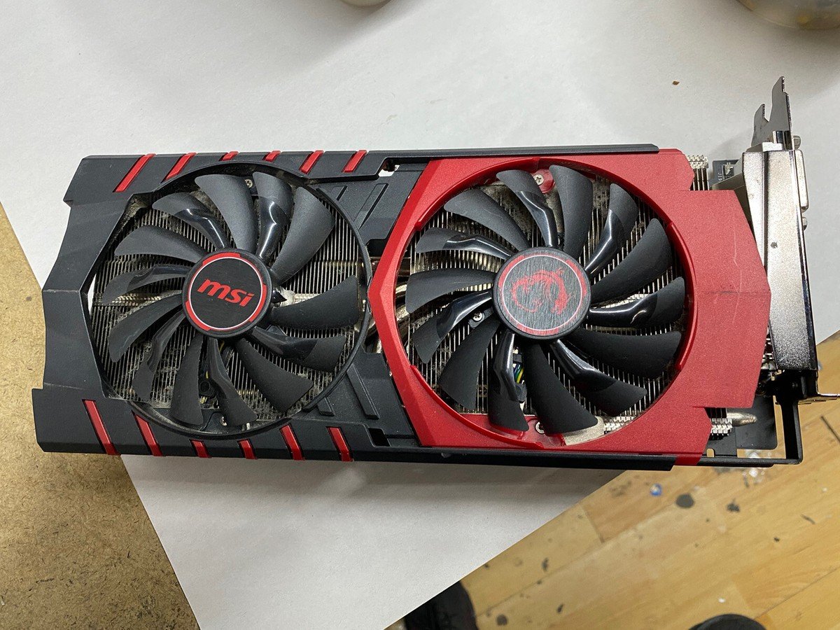 AMD Radeon R9 M385X